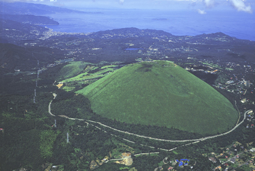 大家去過伊豆如布丁般可愛的大室山嗎?