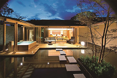 在專屬Villa裡享受浮山溫泉的湯煙飄緲