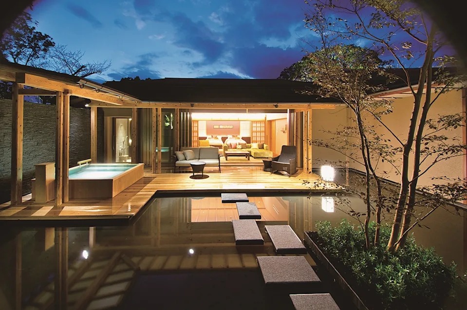 在專屬Villa裡享受浮山溫泉的湯煙飄緲