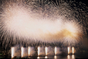 【雙倍絢麗的震撼，一生一定要感受一次】