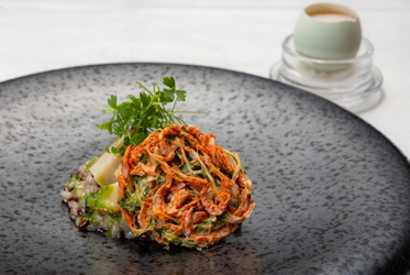 春光を映す、旬の一皿