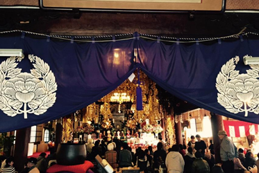 仏現寺 賑わう毘沙門天祭